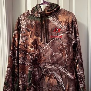 Tampa bay hooded camo sweatshirt